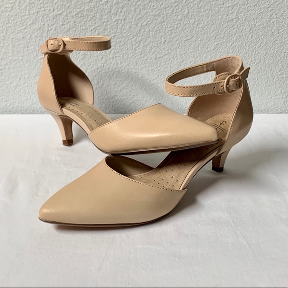 clarks kitten heel shoes